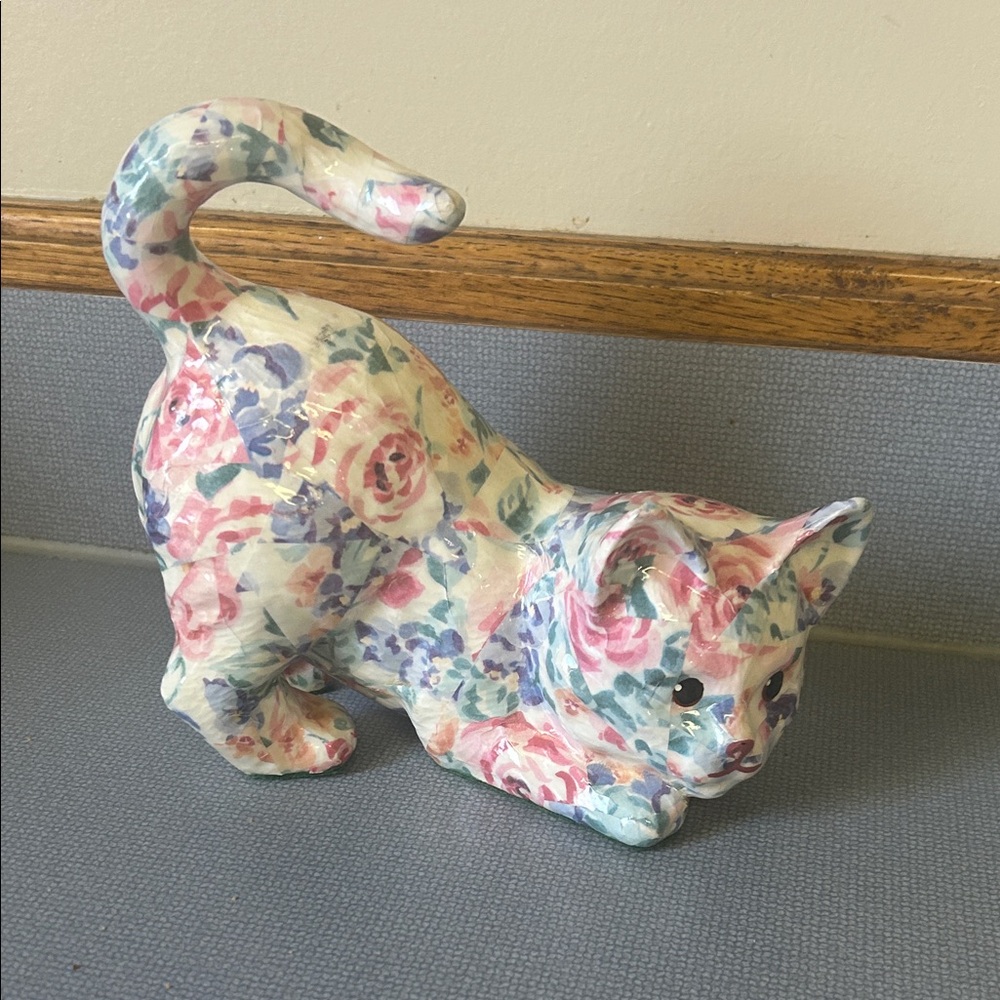 Vintage decoupage cat